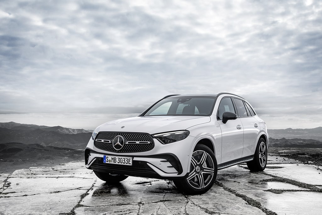Vit GLC SUV från Mercedes-Benz