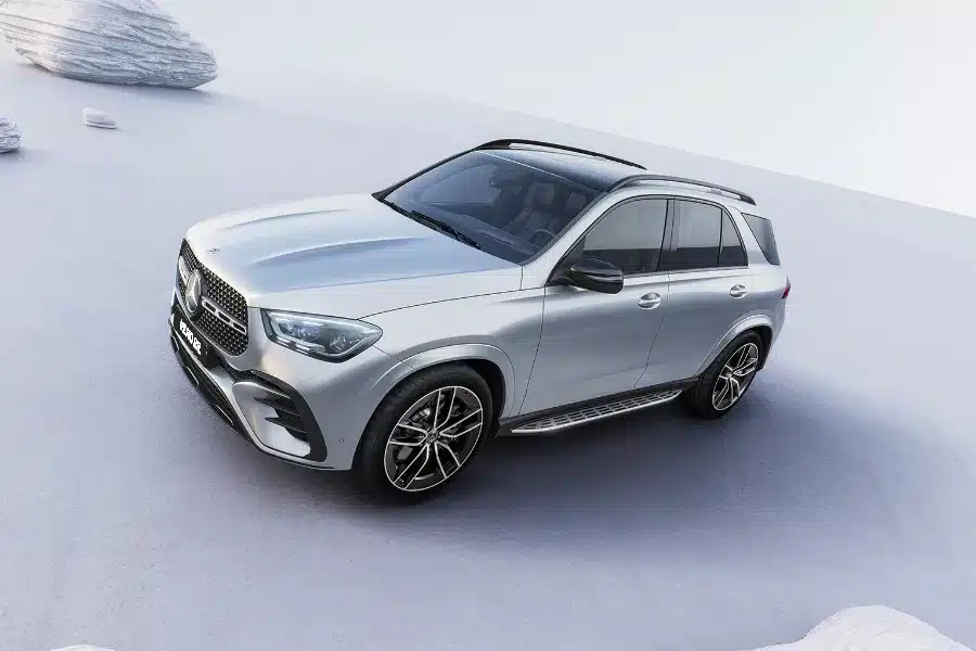 Silver Mercedes GLE i AMG Line utförande