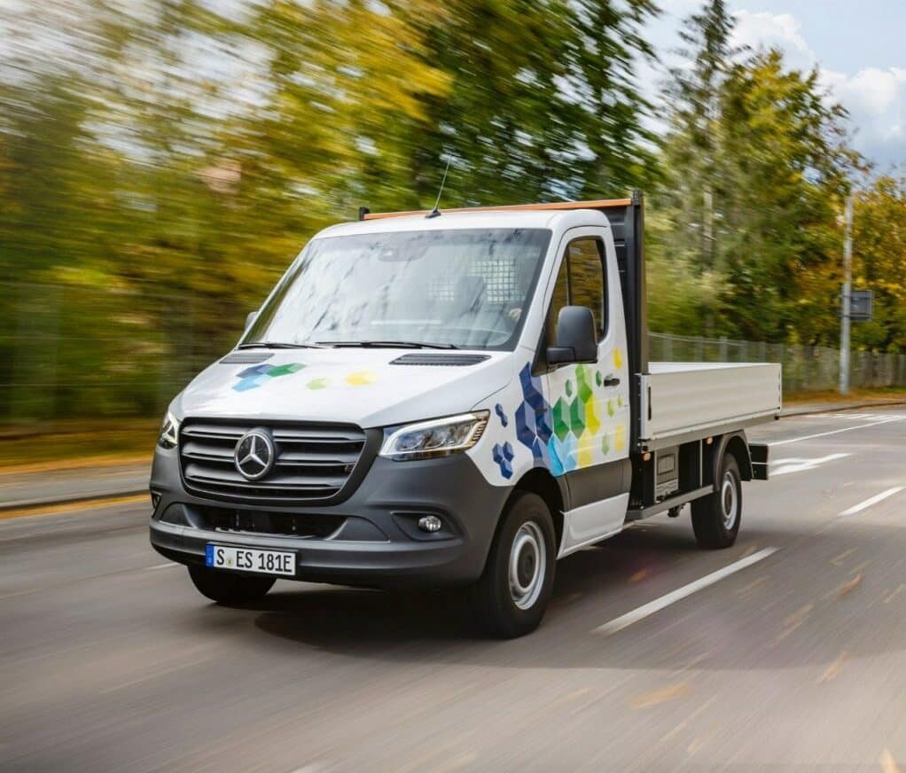 transportbil kör med el