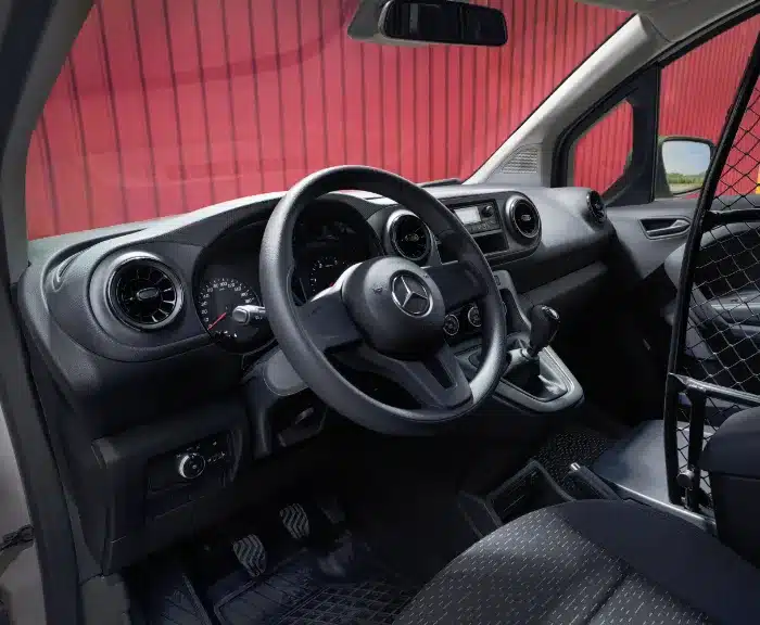 interiören av en citan transportbil