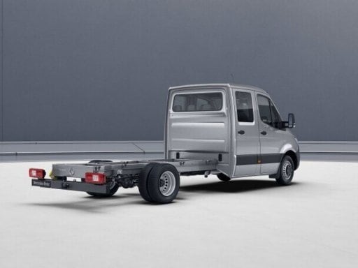 sprinter chassi lång med dubbelhytt