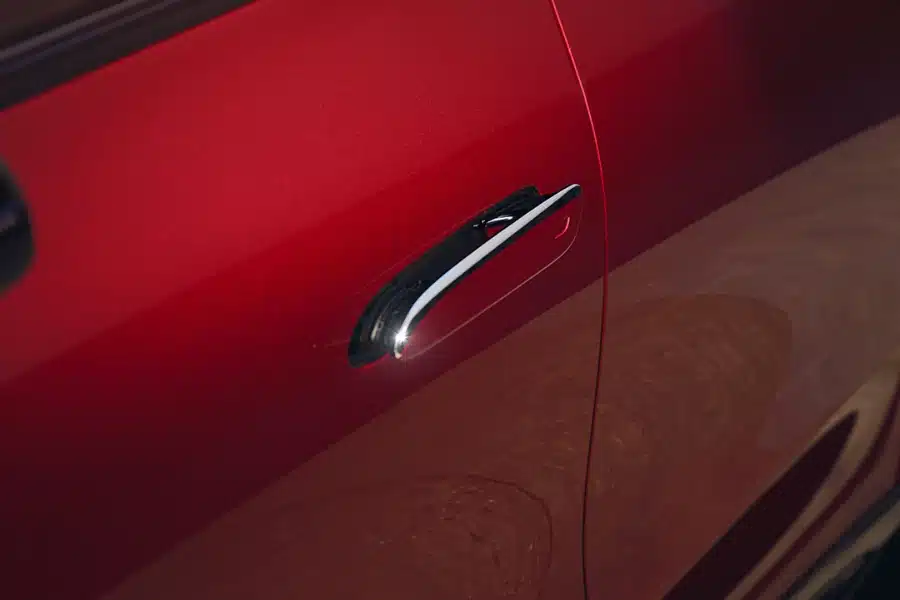 detalj på ett utfällbart handtag